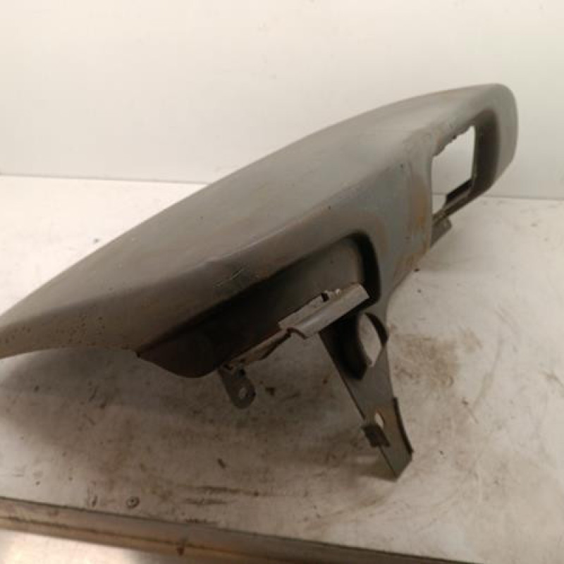 Crosse arriere gauche RENAULT TRAFIC 2 Crosse arriere gauche RENAULT TRAFIC 2