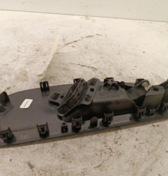 Poignee interieur avant droit MERCEDES VITO 447