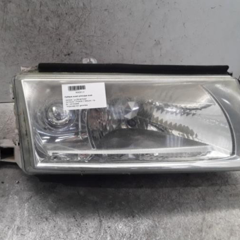 Optique avant principal droit (feux)(phare) SKODA OCTAVIA 1