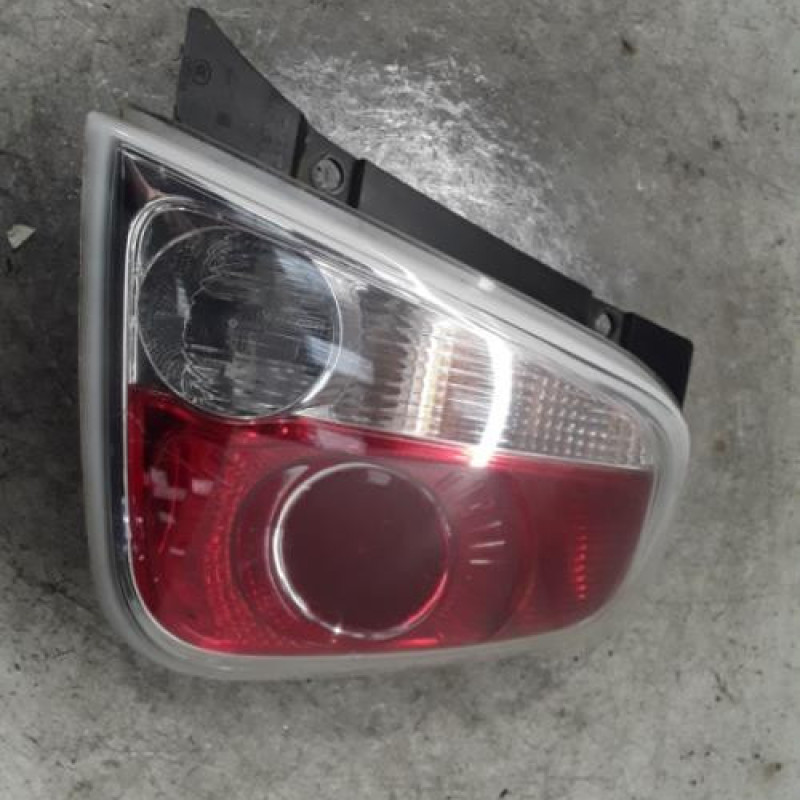 Feu arriere principal droit (feux) FIAT 500 2 Feu arriere principal droit (feux) FIAT 500 2
