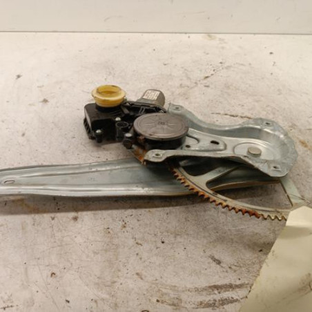Leve vitre electrique arriere gauche TOYOTA VERSO Photo n°1