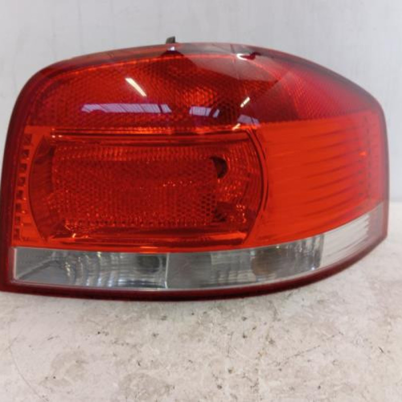 Feu arriere principal droit (feux) AUDI A3 2 Feu arriere principal droit (feux) AUDI A3 2