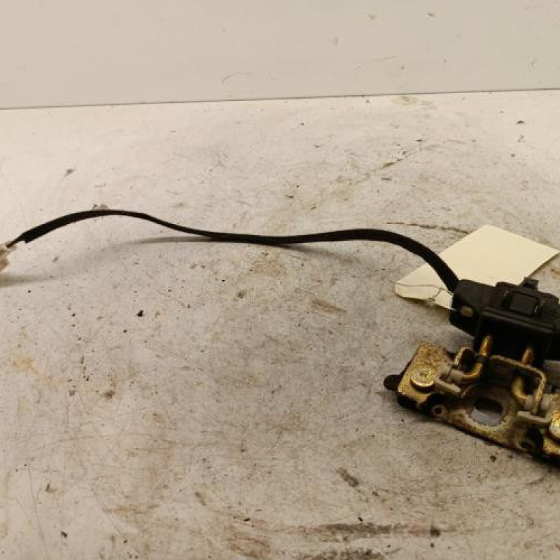 Serrure de hayon RENAULT CLIO 2 Serrure de hayon RENAULT CLIO 2