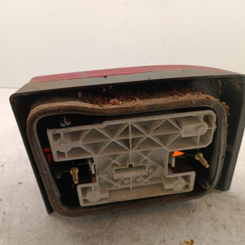 Feu arriere principal gauche (feux) RENAULT R19