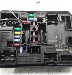 Boitier servitude moteur (BSM) RENAULT MEGANE 5 Photo n°1