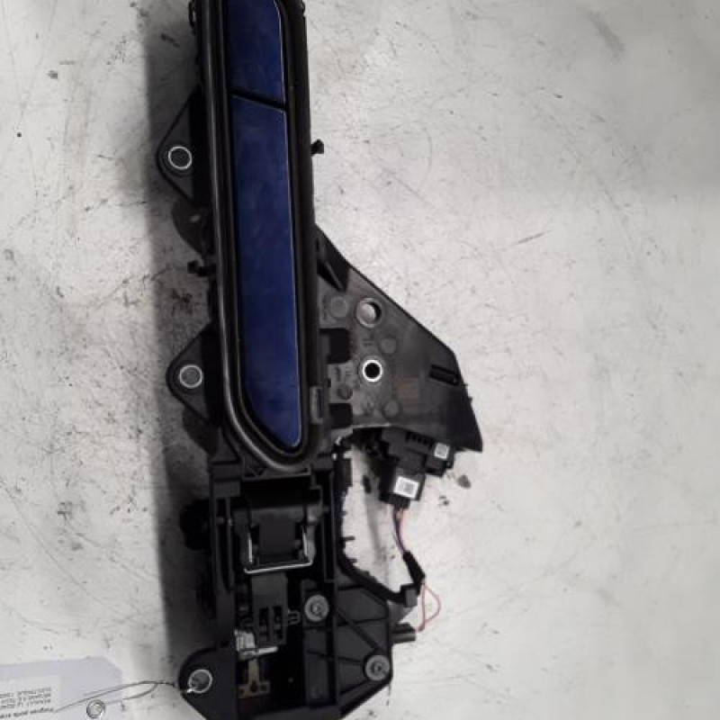 Poignee porte avant gauche RENAULT MEGANE 5 Poignee porte avant gauche RENAULT MEGANE 5