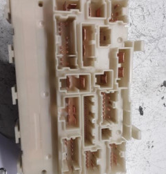 Porte fusible RENAULT MEGANE 5