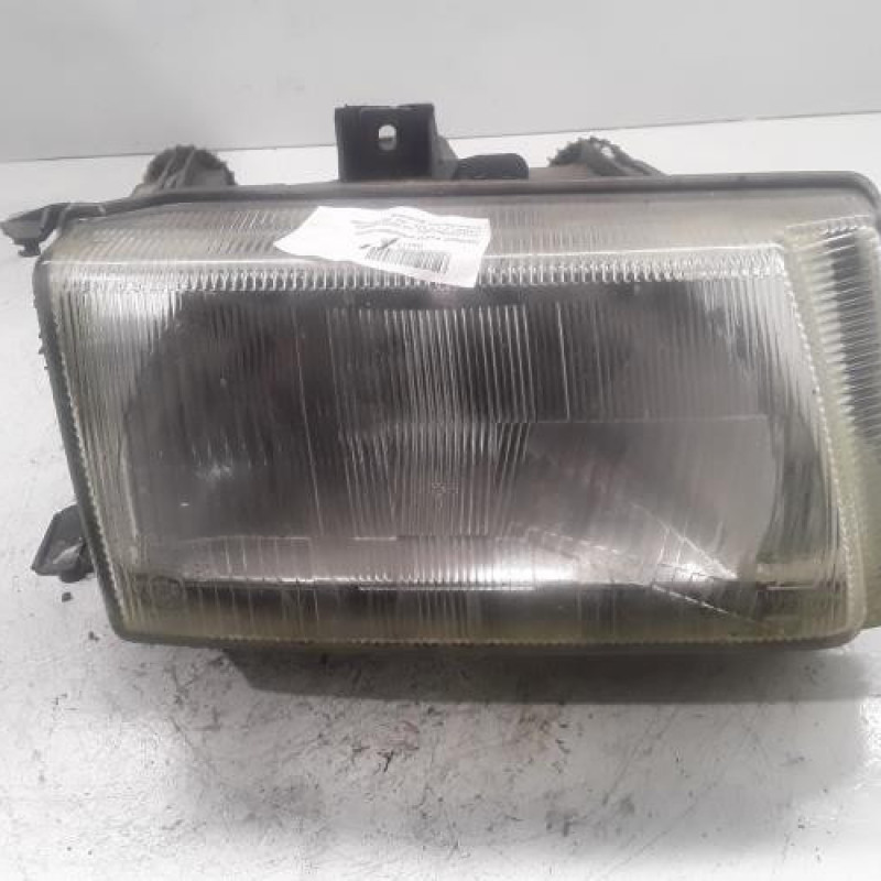 Optique avant principal droit (feux)(phare) VOLKSWAGEN CADDY 2