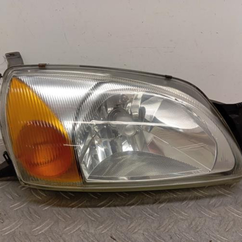 Optique avant principal droit (feux)(phare) FORD FIESTA 4
