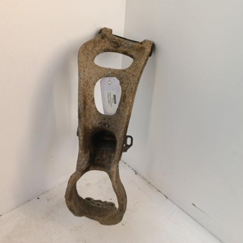 Support pivot avant gauche PEUGEOT 407 Support pivot avant gauche PEUGEOT 407