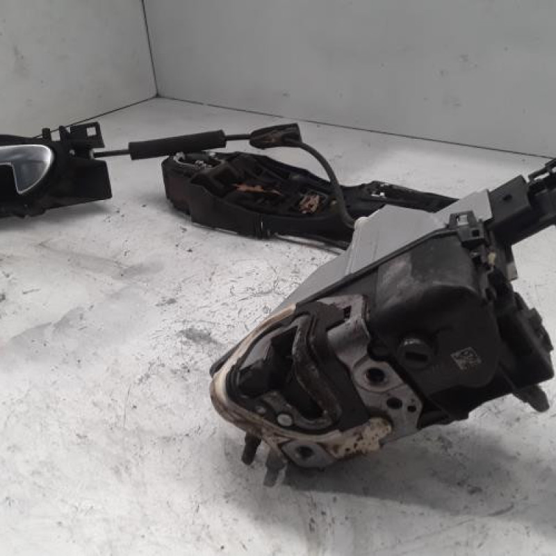 Serrure arriere gauche PEUGEOT 508 1 SW Serrure arriere gauche PEUGEOT 508 1 SW