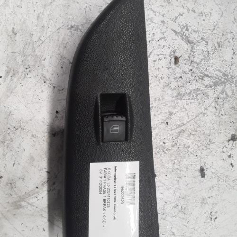 Interrupteur de leve vitre avant droit SKODA FABIA 1