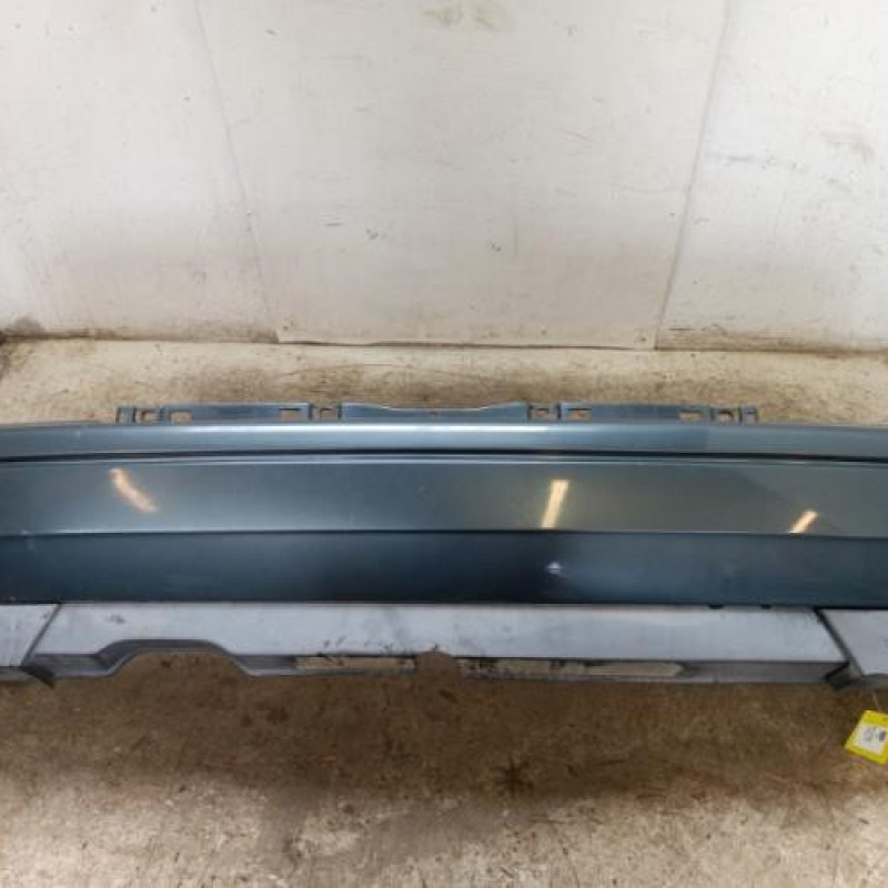 Pare choc arriere VOLKSWAGEN GOLF 3