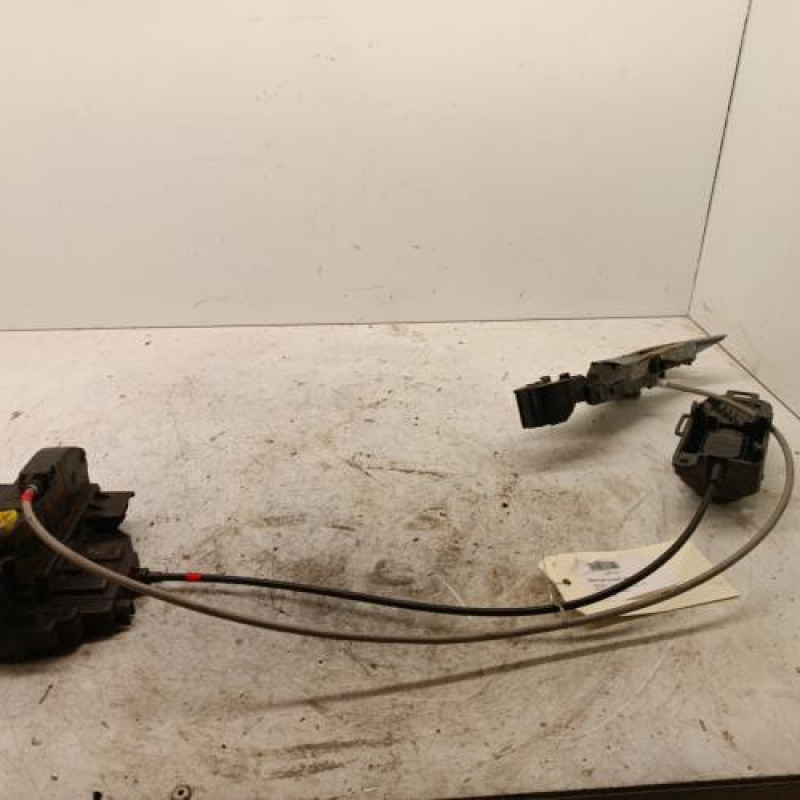 Serrure avant gauche NISSAN NOTE 1 Serrure avant gauche NISSAN NOTE 1