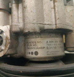 Pompe de direction MERCEDES CLASSE C 204 Photo n°1