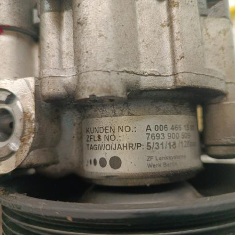 Pompe de direction MERCEDES CLASSE C 204 Pompe de direction MERCEDES CLASSE C 204