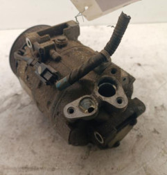Compresseur clim NISSAN NV400 Photo n°4