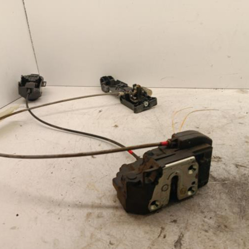 Serrure avant droit NISSAN NOTE 1 Serrure avant droit NISSAN NOTE 1