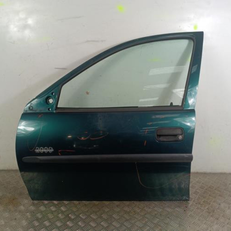 Porte avant gauche OPEL CORSA B