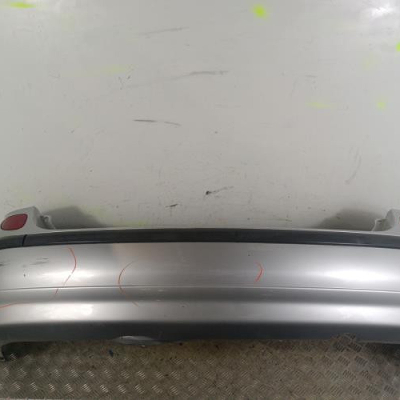 Pare choc arriere NISSAN ALMERA TINO