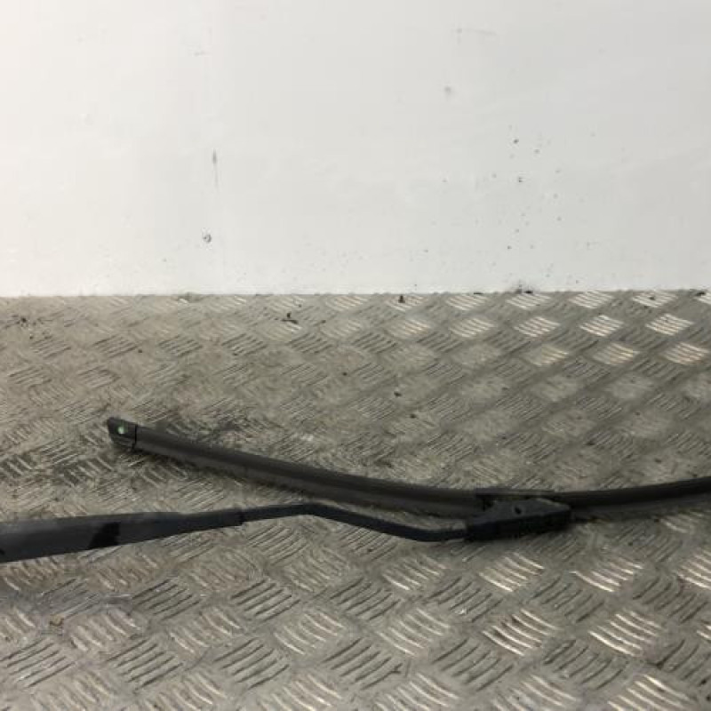 Bras essuie glace avant gauche RENAULT CLIO 4 Bras essuie glace avant gauche RENAULT CLIO 4