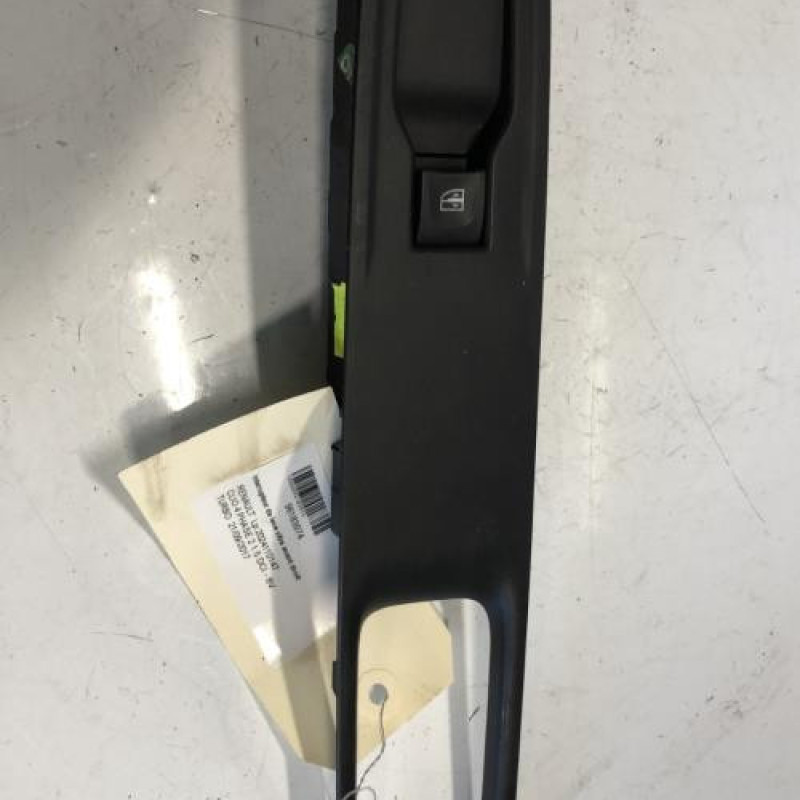 Interrupteur de leve vitre avant droit RENAULT CLIO 4