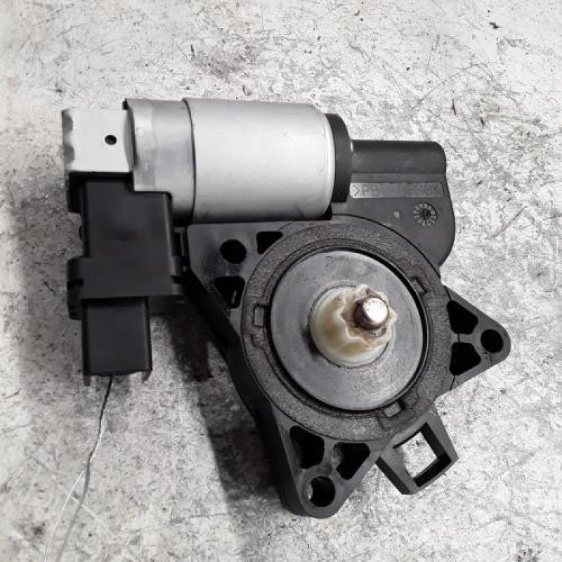 Moteur leve vitre avant droit MAZDA 3 1