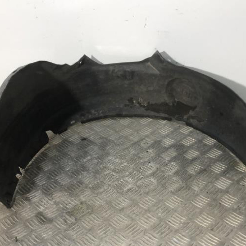 Pare boue avant droit VOLKSWAGEN POLO 3