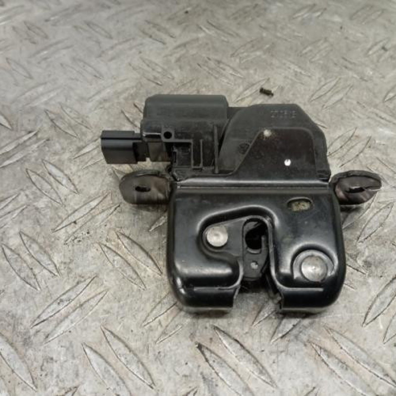 Serrure de hayon RENAULT CAPTUR 1 Serrure de hayon RENAULT CAPTUR 1