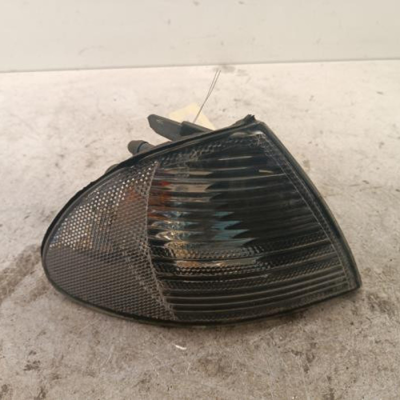Optique avant secondaire droit (feux)(clignotant) BMW SERIE 3 E46