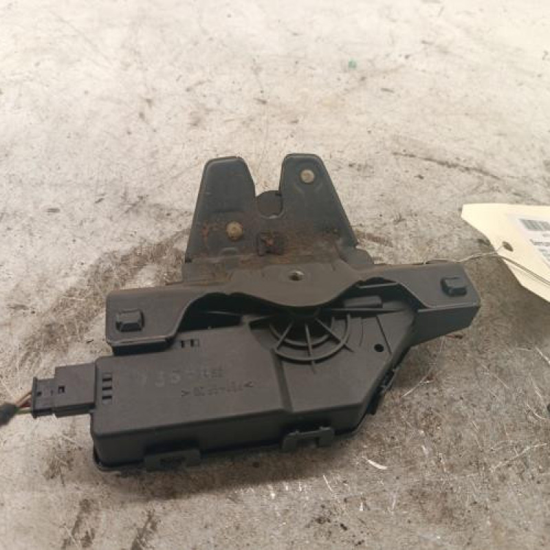 Serrure de coffre BMW SERIE 3 E46 Serrure de coffre BMW SERIE 3 E46