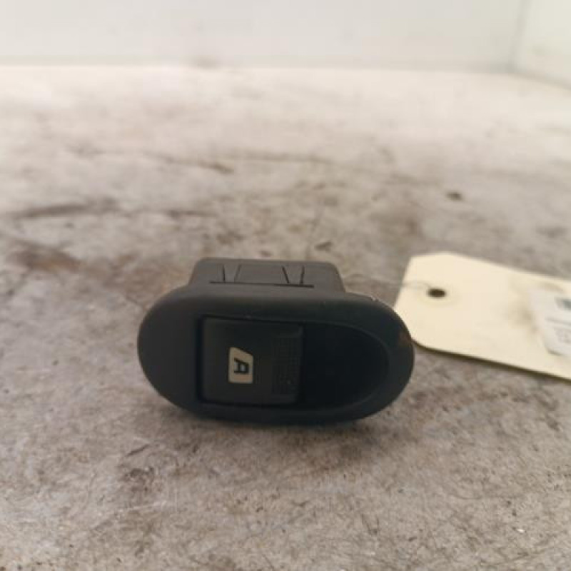 Interrupteur de leve vitre avant gauche CITROEN C3 1