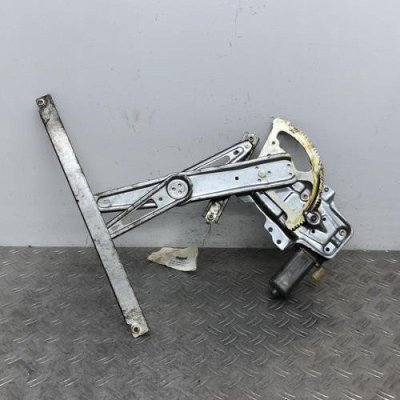 Leve vitre electrique avant gauche TOYOTA YARIS 1