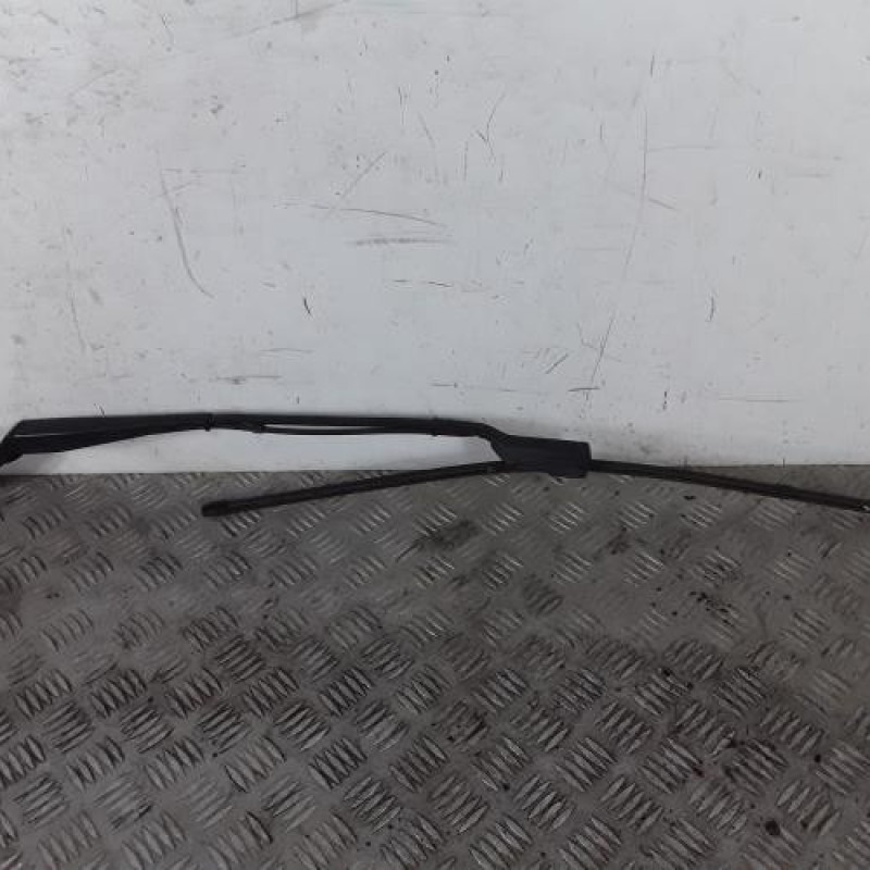 Bras essuie glace avant gauche PEUGEOT 3008 2