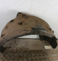 Pare boue arriere gauche PEUGEOT 208 1