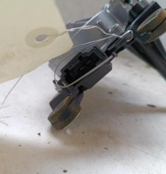 Moteur essuie glace arriere MERCEDES CLASSE A 176 Photo n°4