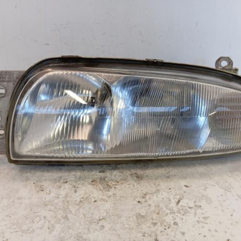 Optique avant principal gauche (feux)(phare) FORD FIESTA 4