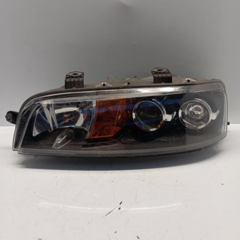 Optique avant principal gauche (feux)(phare) FIAT PUNTO 2