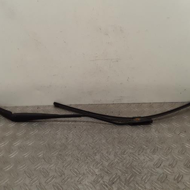 Bras essuie glace avant gauche RENAULT CAPTUR 1 Bras essuie glace avant gauche RENAULT CAPTUR 1