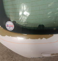 Malle/Hayon arriere PEUGEOT 207