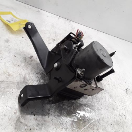 Bloc ABS (freins anti-blocage) TOYOTA COROLLA VERSO 2