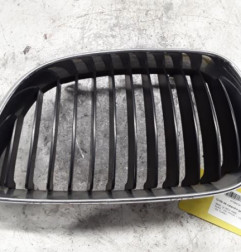 Grille de calandre gauche BMW SERIE 1 E87 Photo n°1