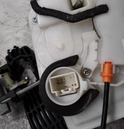 Serrure avant droit MAZDA CX5 1