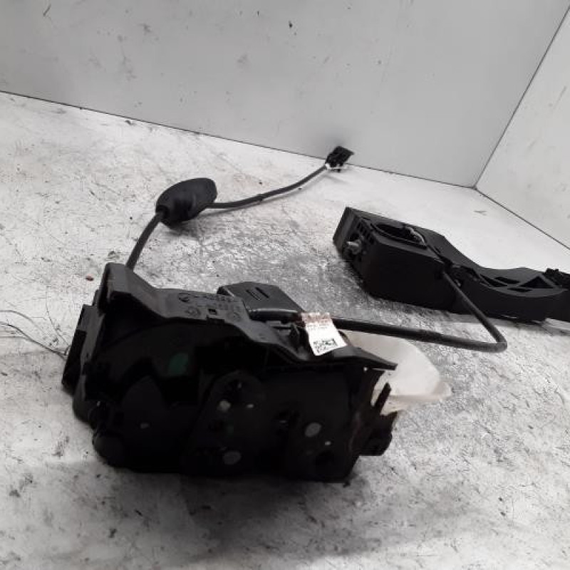 Serrure avant gauche RENAULT MEGANE 4 Serrure avant gauche RENAULT MEGANE 4
