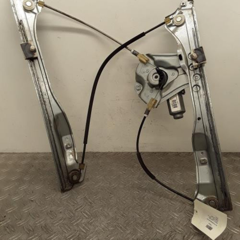 Leve vitre electrique avant droit RENAULT CLIO 3