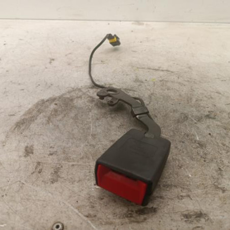 Attache ceinture arriere gauche PEUGEOT 5008 1
