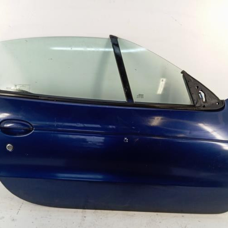 Porte avant droit RENAULT MEGANE 1 Porte avant droit RENAULT MEGANE 1