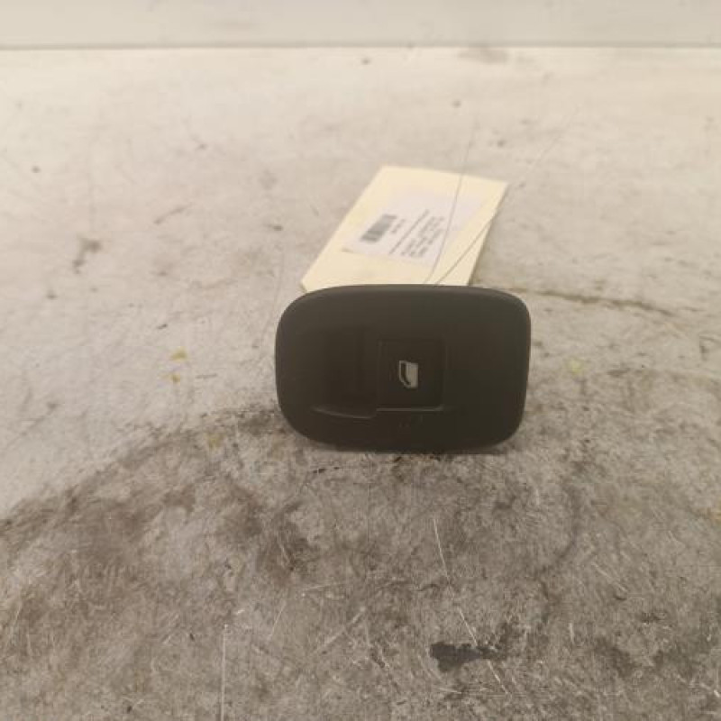 Interrupteur de leve vitre arriere gauche PEUGEOT 208 1