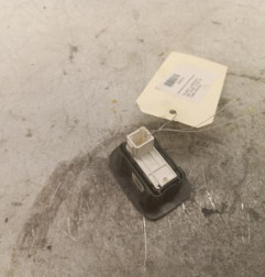 Interrupteur de leve vitre arriere gauche PEUGEOT 208 1