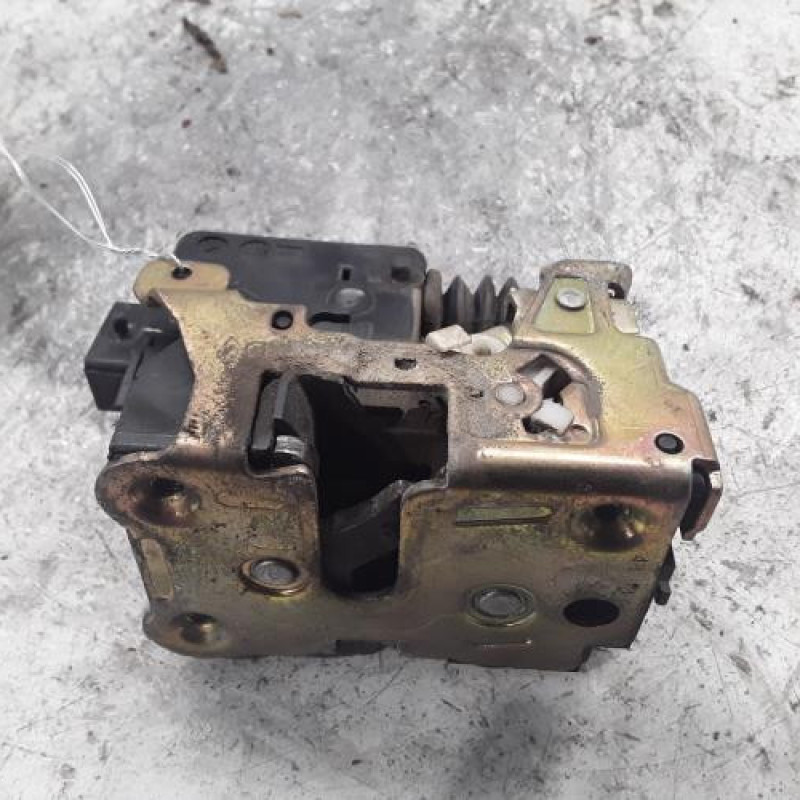 Serrure avant droit RENAULT KANGOO 1 Serrure avant droit RENAULT KANGOO 1